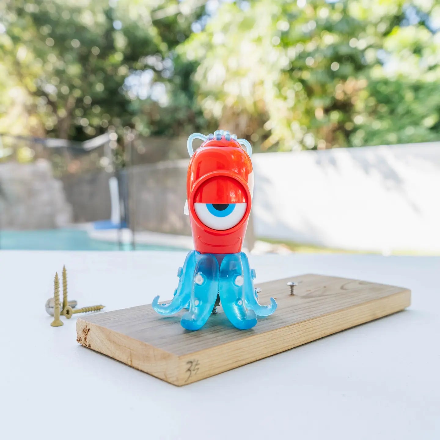 Octopus Flat Screwdriver "Ollie" Red