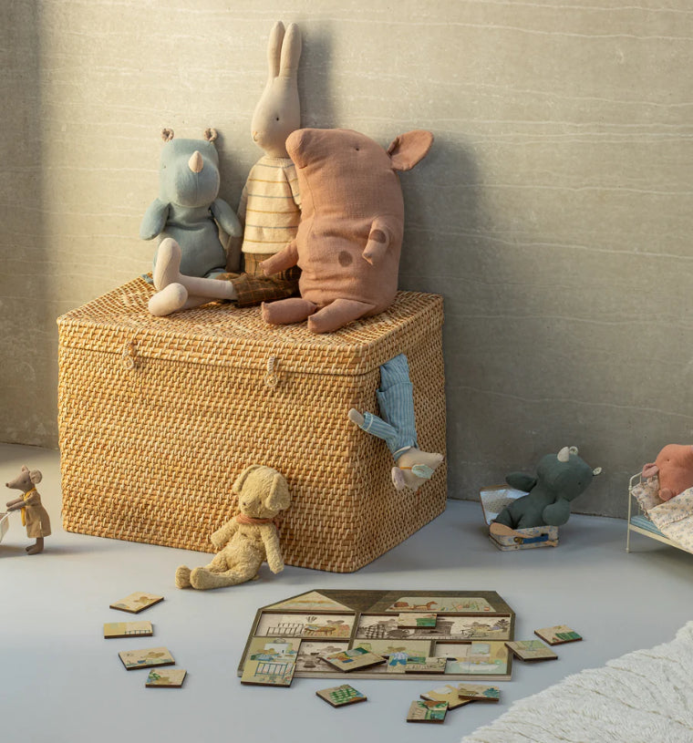Mouse Hole Farmhouse Puzzle