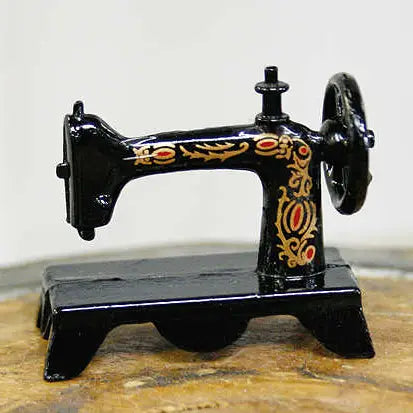Dollhouse Miniatures:  Singer Sewing Machine
