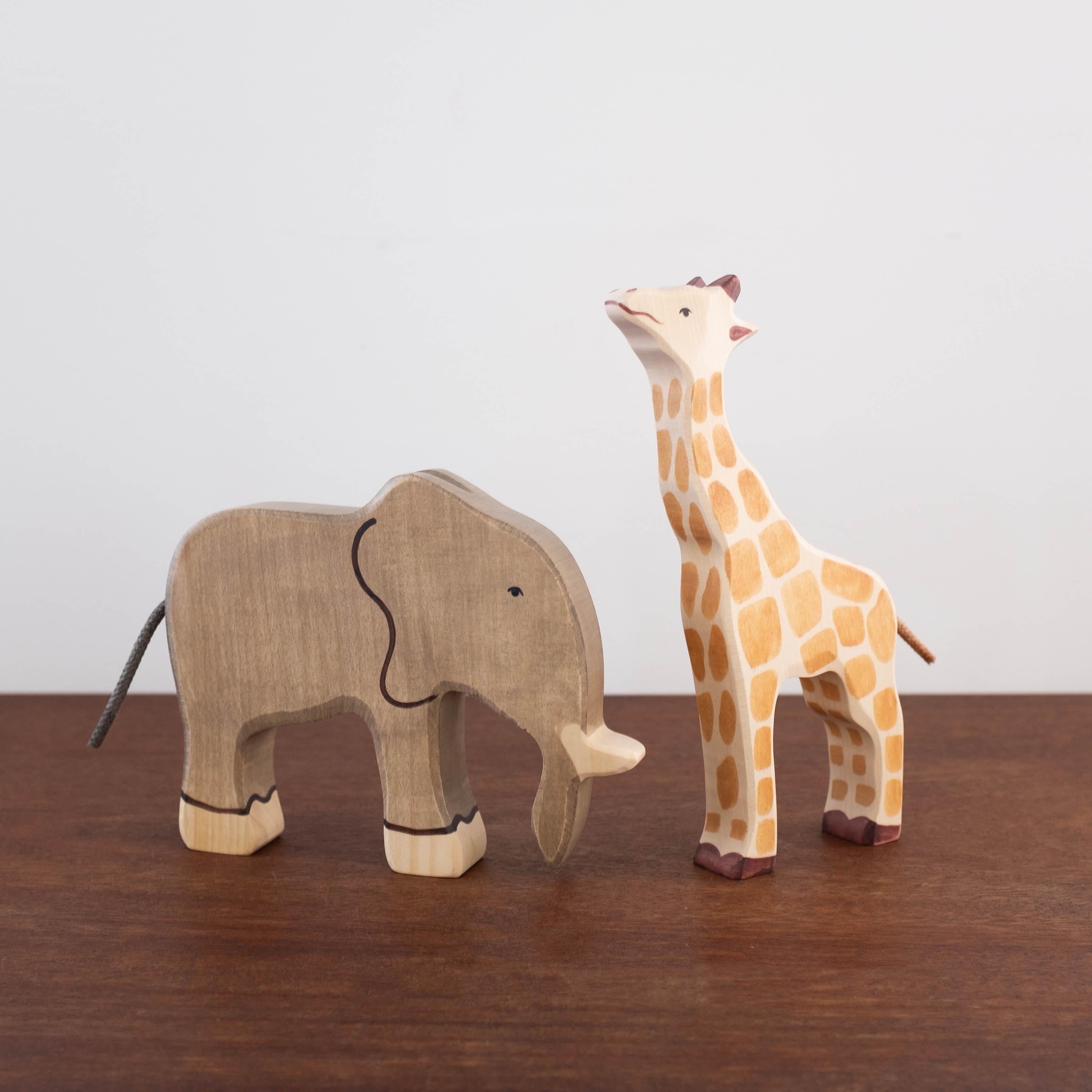 Holztiger Giraffe- Head Raised