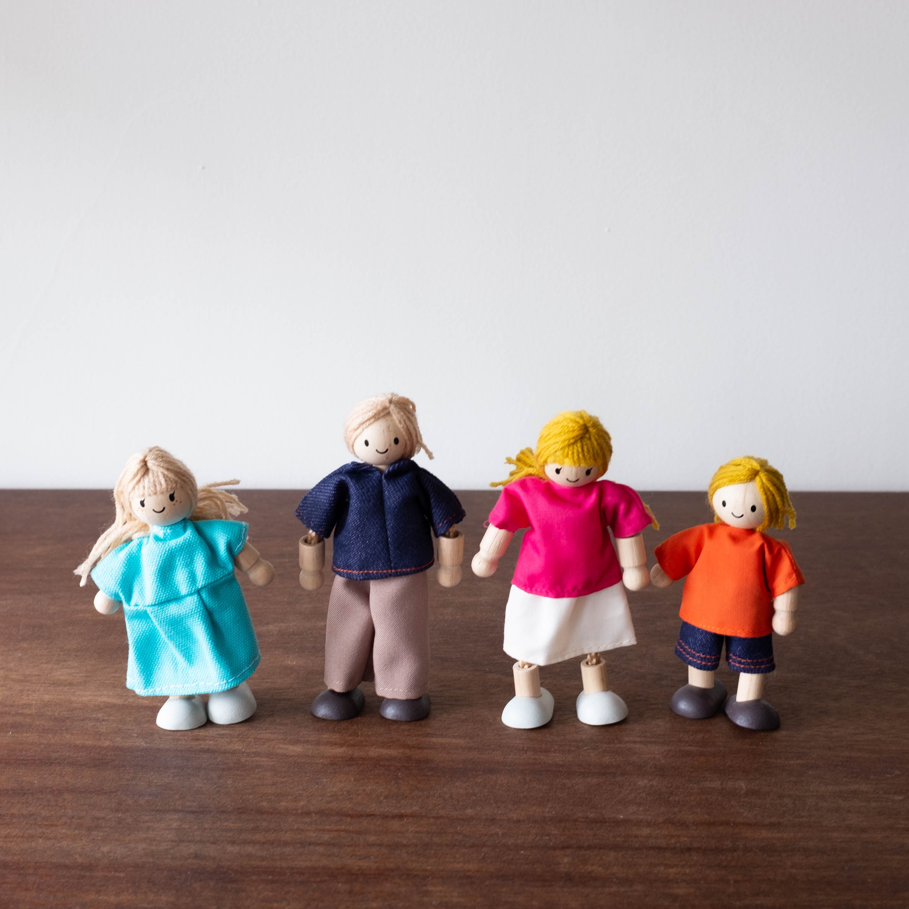 Wooden Doll Family Set- Caucasian