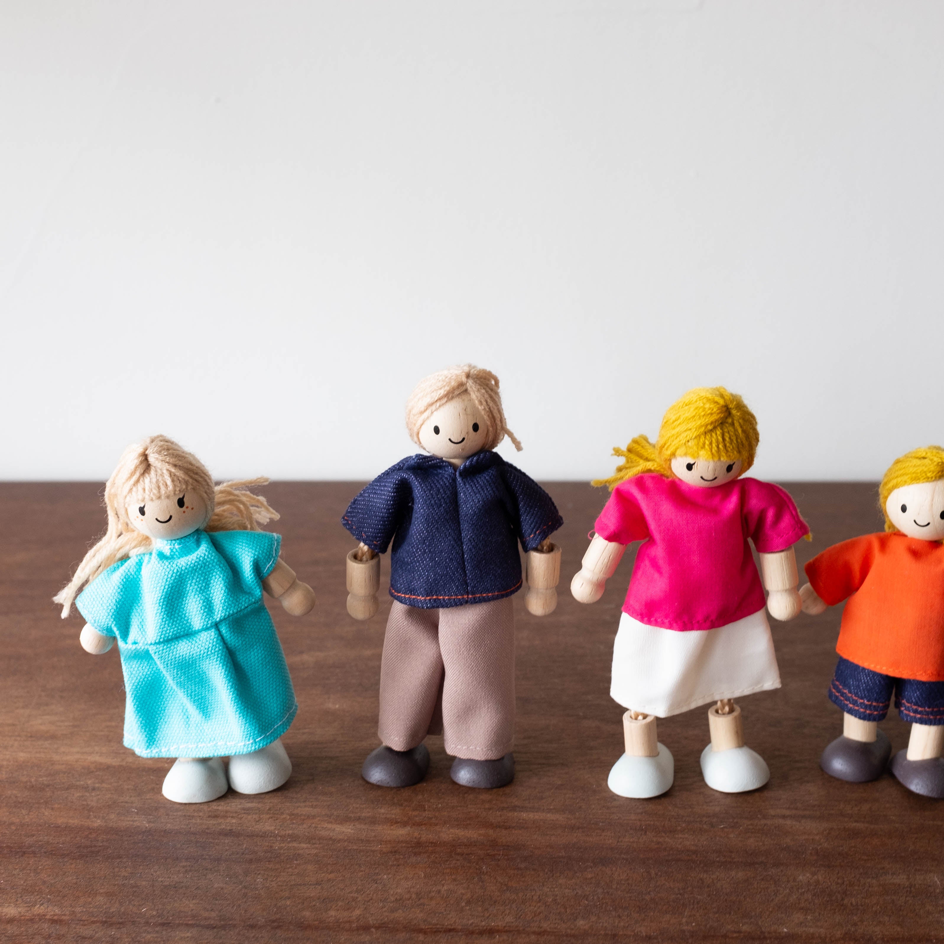 Wooden Doll Family Set- Caucasian