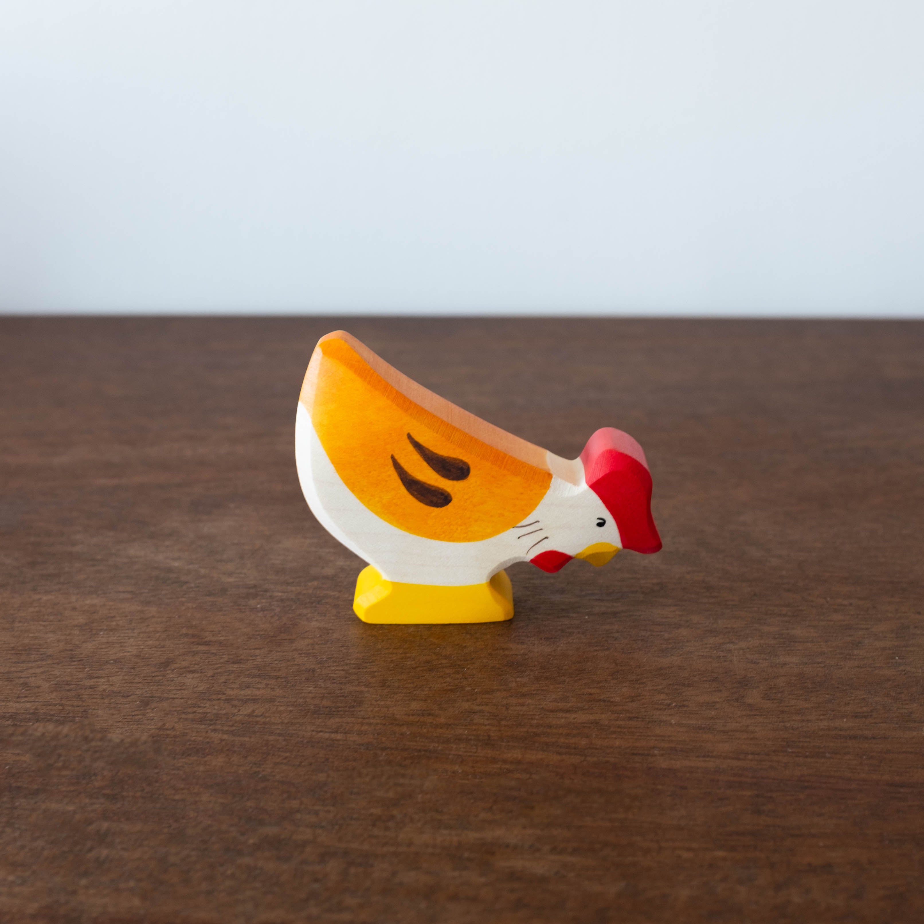 Holztiger Hen Pecking