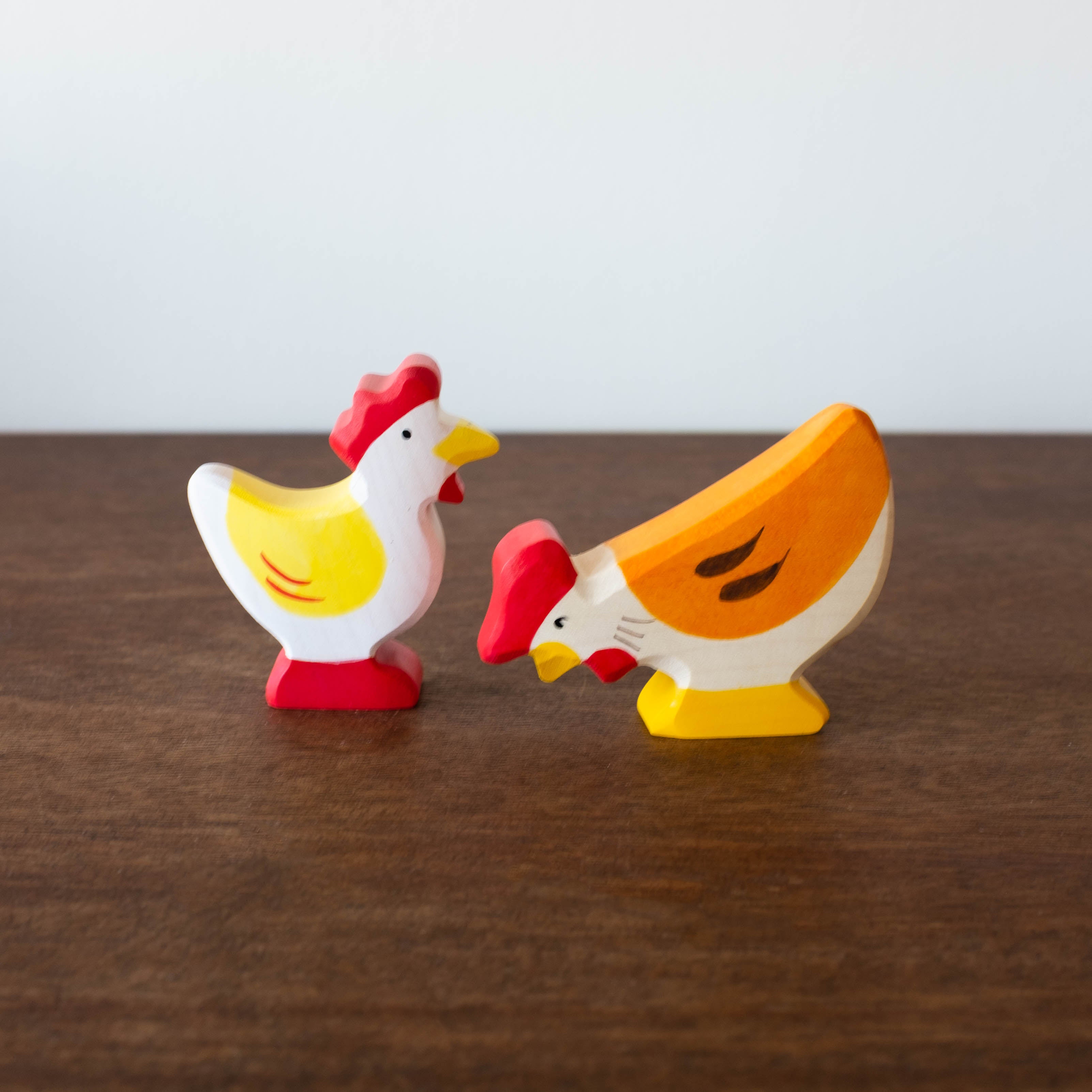 Holztiger Hen Pecking
