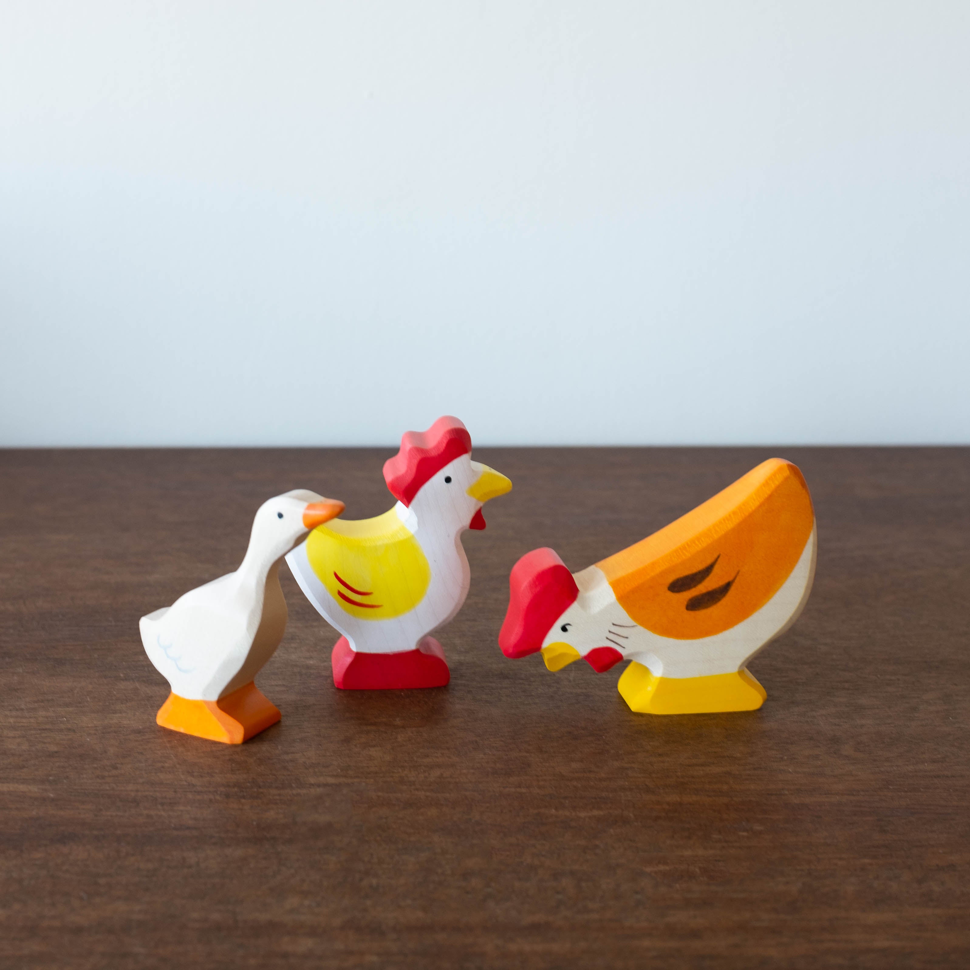 Holztiger Hen Pecking