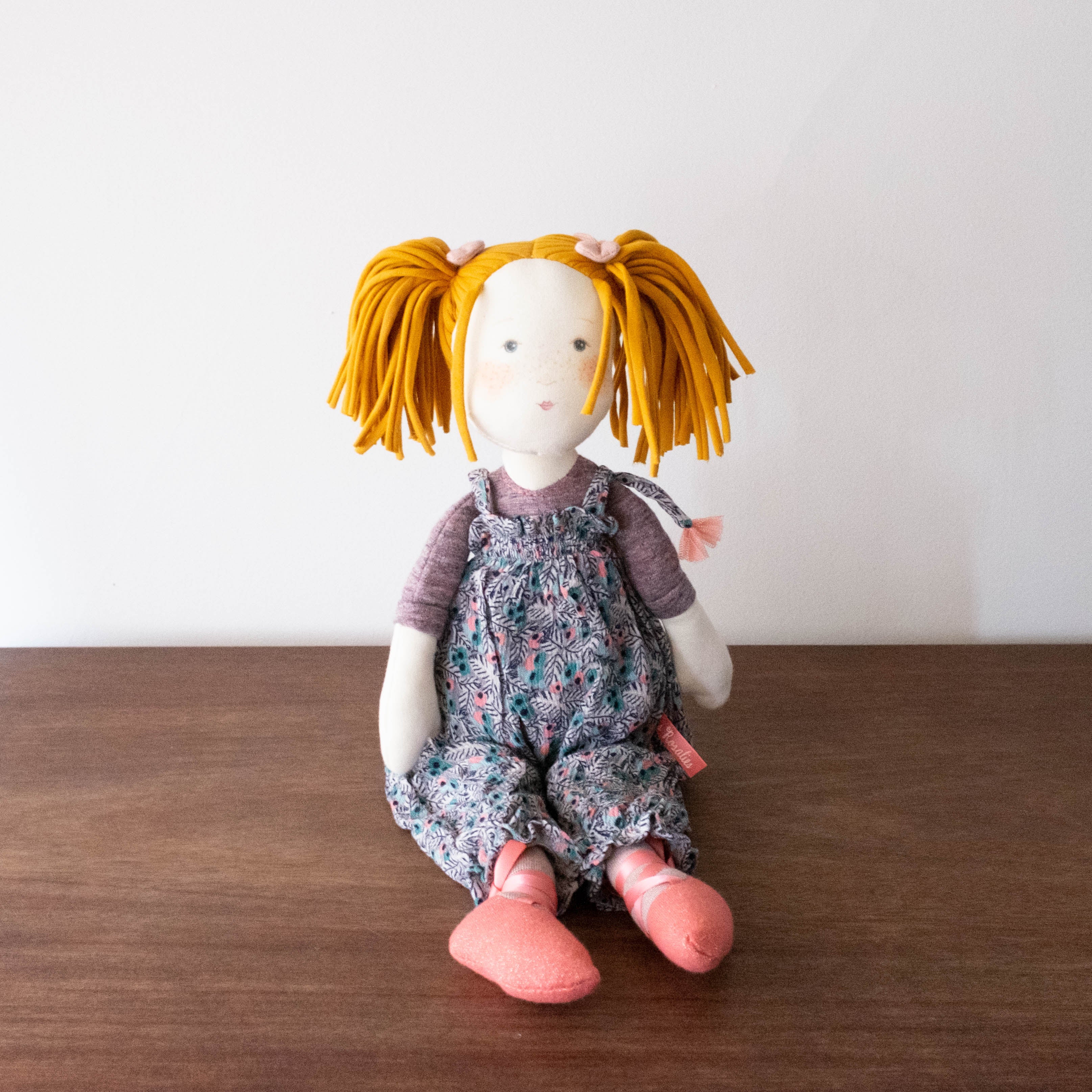 Les Rosalies Violette Rag Doll